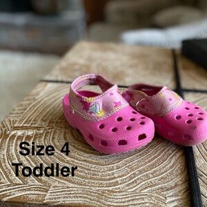 Size 4 baby/toddler croc pink